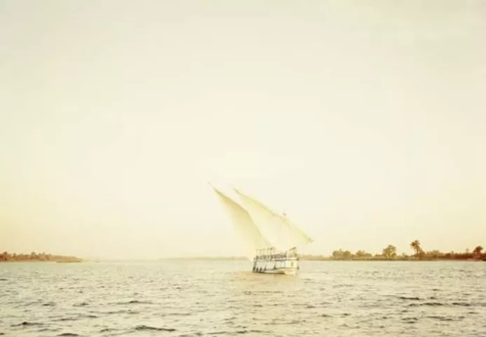 Elger Esser - Nil II, 2011, Ultrachrome Print Blattformat: 42 x 59,5 cm, Motivformat: 31,8 x 46 cm Auflage: 30 Rückseitig auf Label signiert, datiert und nummeriert.