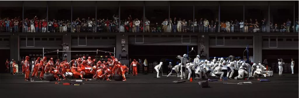 Andreas Gursky F 1, Pisstop