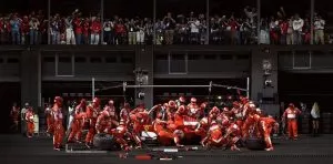 Andreas Gursky F 1 Boxenstopp Detail