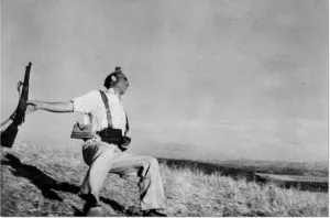 Robert Capa, Death of a loyalist militiaman, Spain, September, 1936 © Robert Capa – Magnum Photos