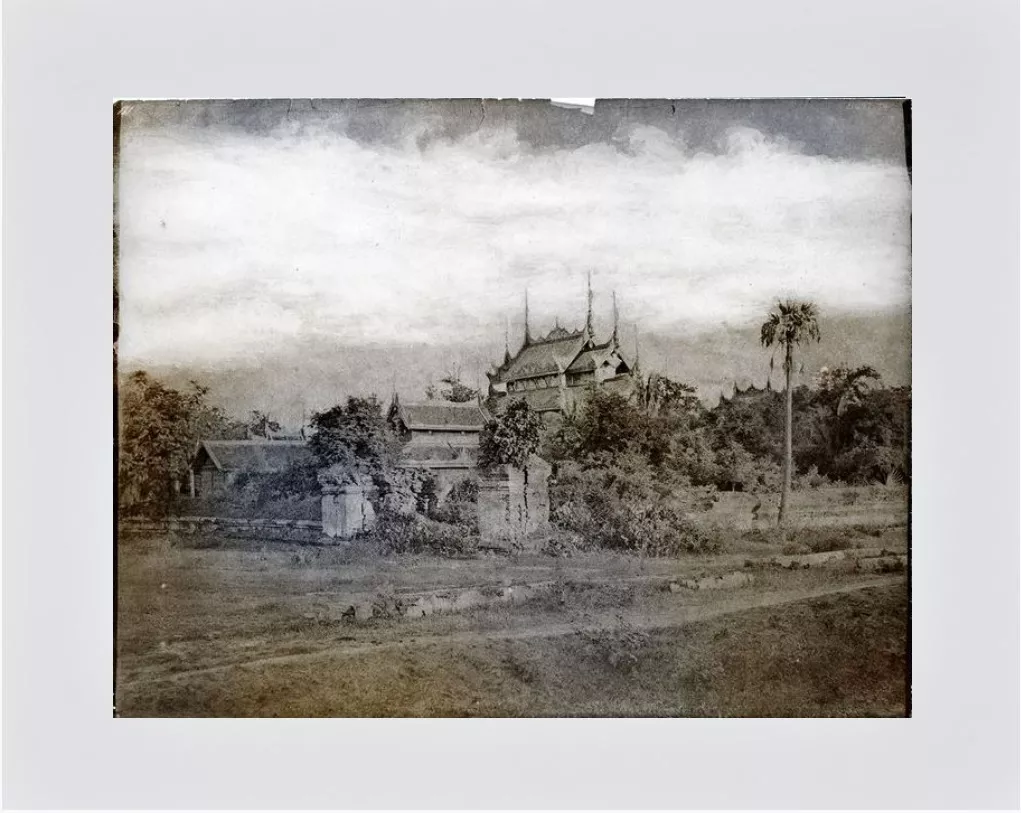 Thomas Ruff: 'Tripe 9', 2018, Amerapoora, My-au-dyk Kyong, edition of 50 + 5 A.P. , Inkjet on Rag Photographique Paper, signed and numbered on the reverse. 40 x 50 cm